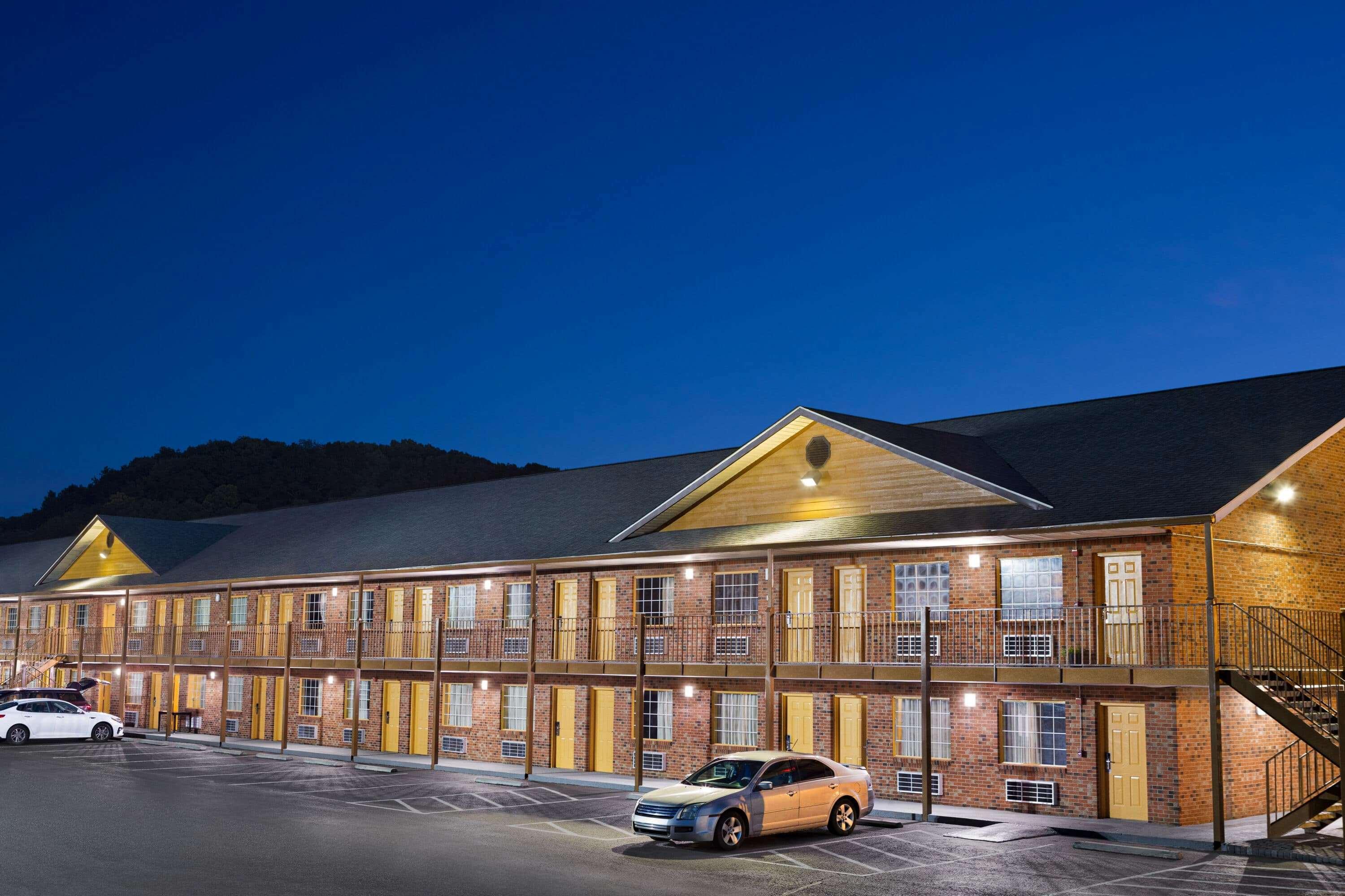 Super 8 By Wyndham Whites Creek/ Nw Area Hotel 2*