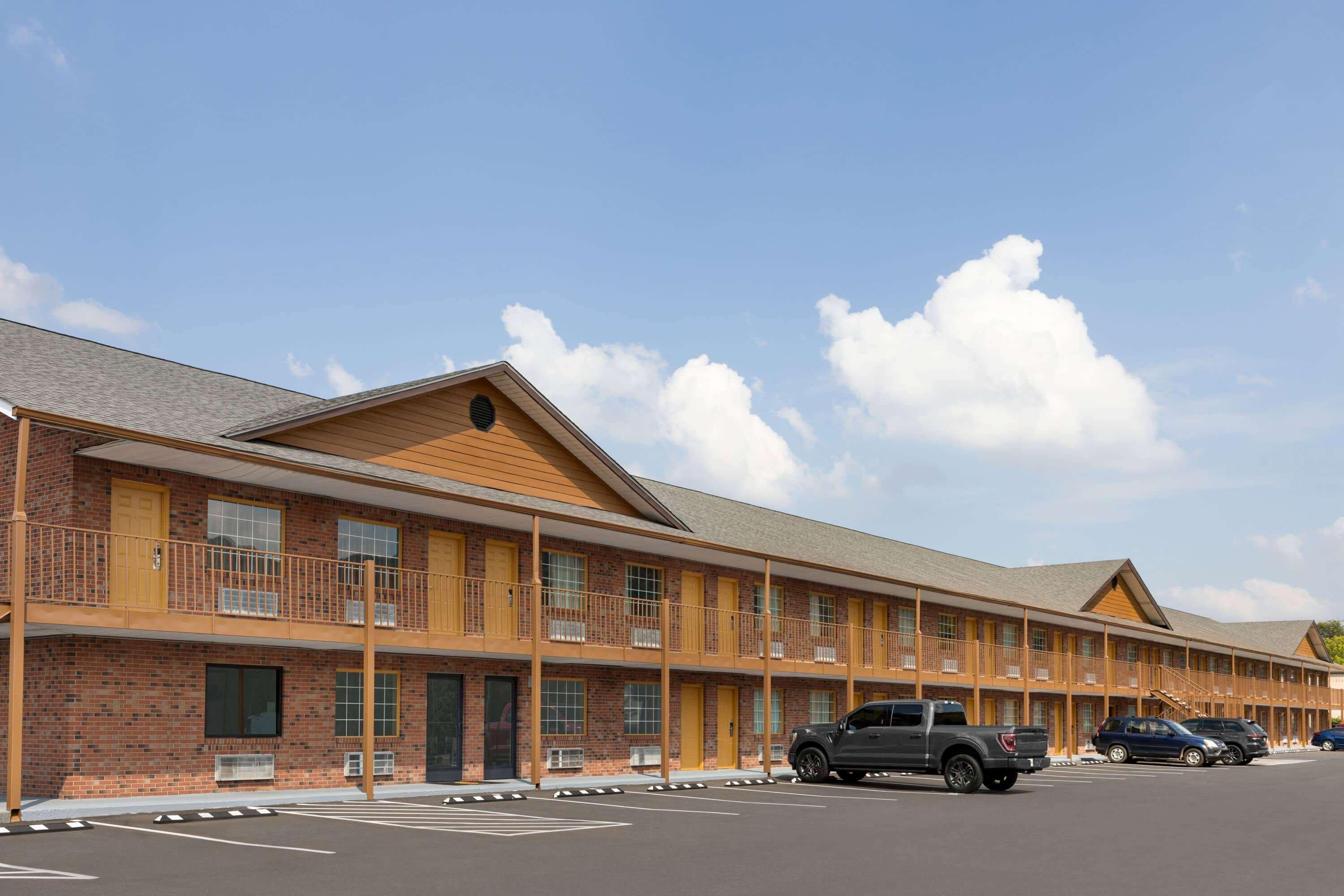Super 8 By Wyndham Whites Creek/ Nw Area Hotel 2*