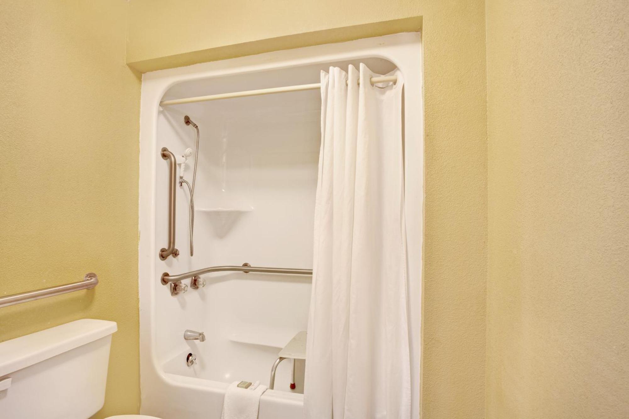 Hotel Super 8 By Wyndham Whites Creek/ Nw Area 2*